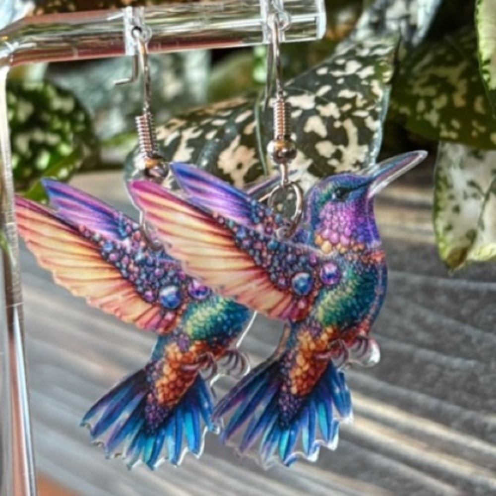 ♥️💖 Vivid Acrylic Hummingbird Earrings Multicolor NWT